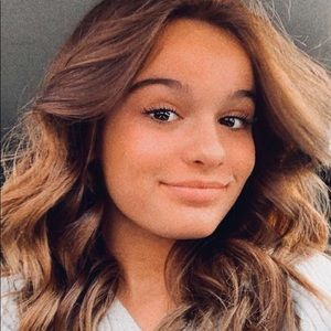 Meet your Posher, Hillary